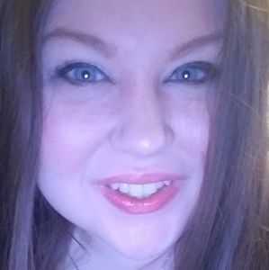 Meet your Posher, Cassandra